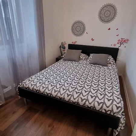 Family & In Village Center Apartman *