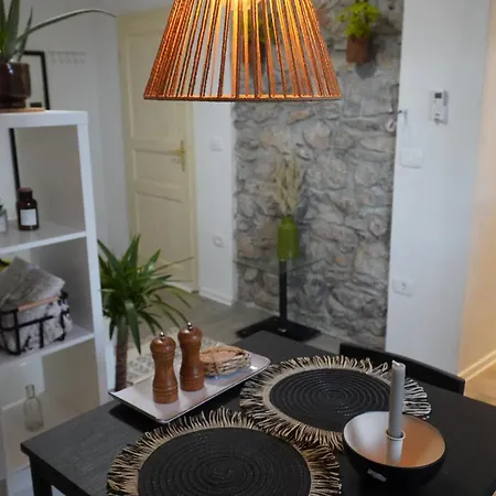 Apartman Family & In Village Center Komen