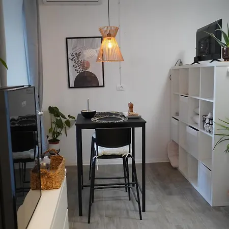 Family & In Village Center Apartman *