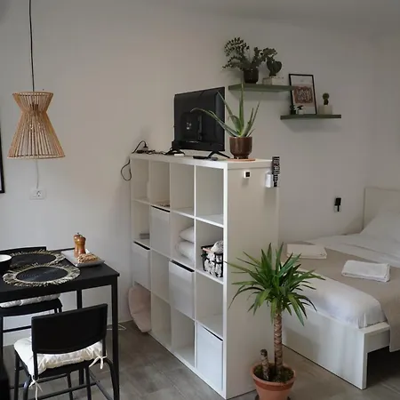 Family & In Village Center Комен